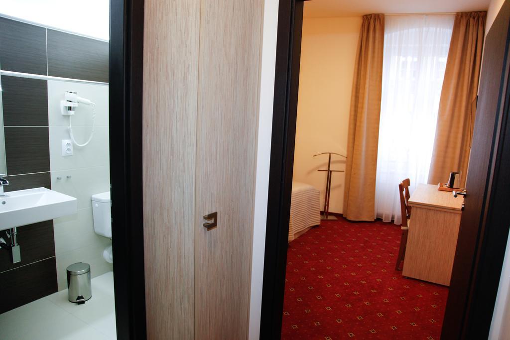 卡罗维发利 德沃夏克旅馆酒店 客房 照片